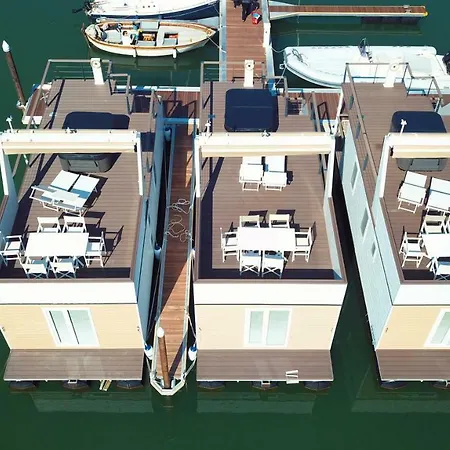 Portoverde Luxury Houseboat Hotel na wodzie Misano Adriatico