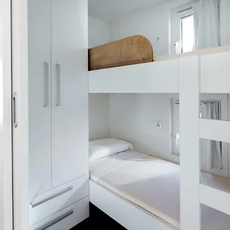 Portoverde Luxury Houseboat Botel