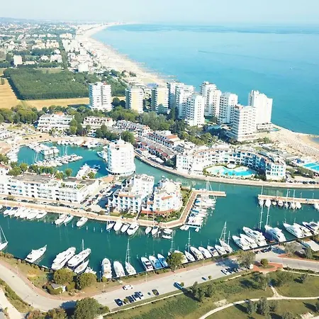 Portoverde Luxury Houseboat Misano Adriatico