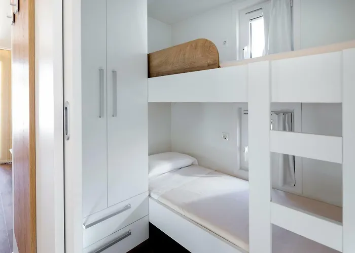 Portoverde Luxury Houseboat Hotel na wodzie