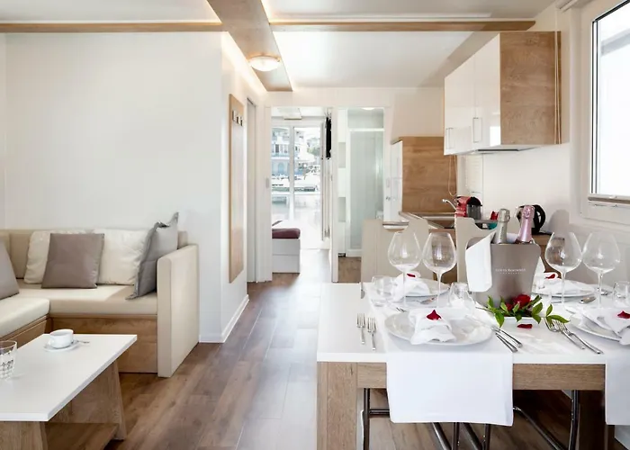 Portoverde Luxury Houseboat Misano Adriatico