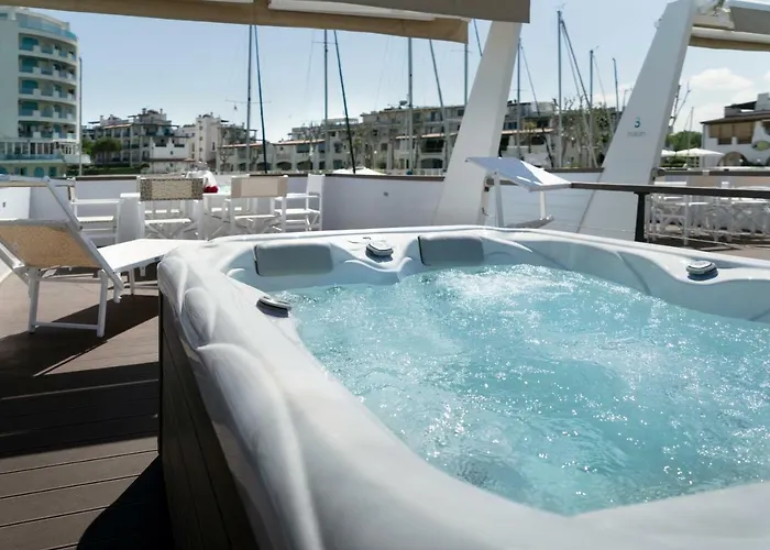 Hotel na wodzie Portoverde Luxury Houseboat *