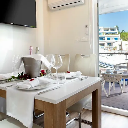 Portoverde Luxury Houseboat * Misano Adriatico