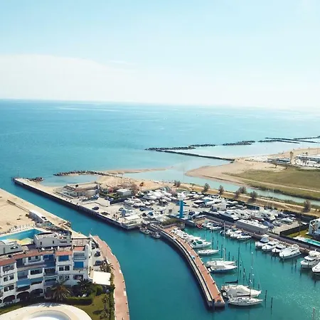 Portoverde Luxury Houseboat Botel *