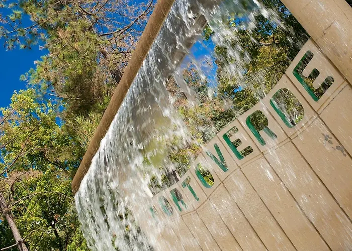 Portoverde Luxury Houseboat Hotel en barco *