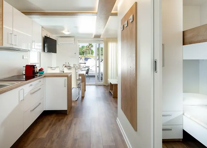 Portoverde Luxury Houseboat Hotel na wodzie *