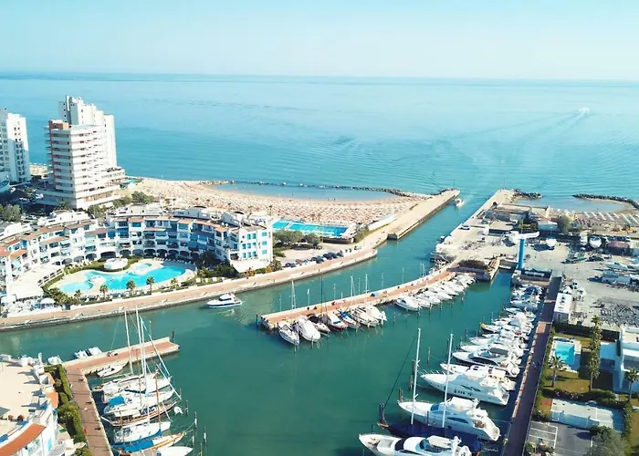 Portoverde Luxury Houseboat *